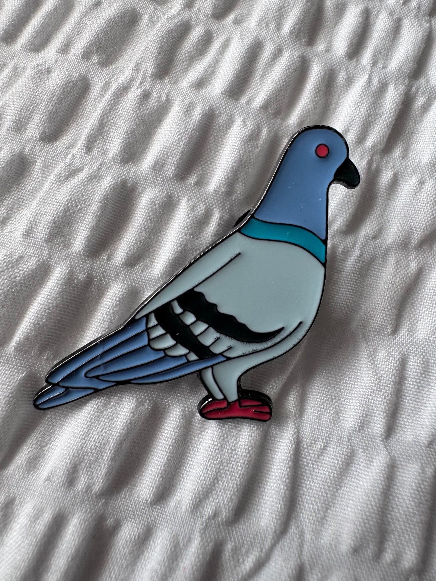 Pigeon pin badge