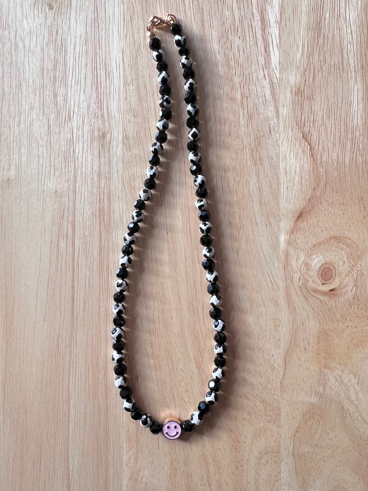 Anna monochrome smiley necklace