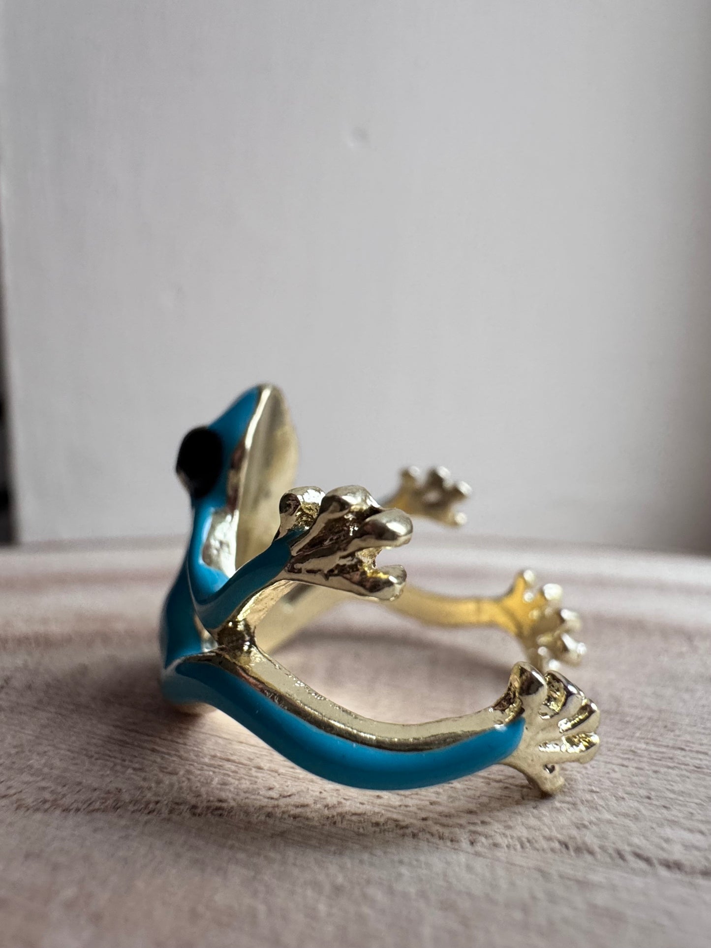frog enamel ring