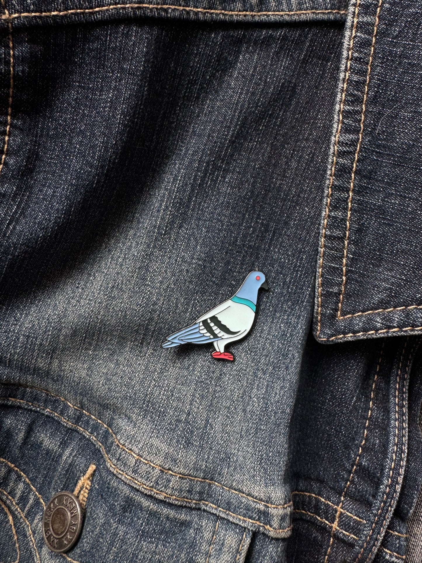 Pigeon pin badge